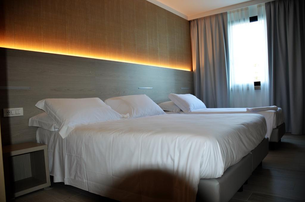 Hotel San Marco Πεσκιέρα ντελ Γκάρντα Εξωτερικό φωτογραφία