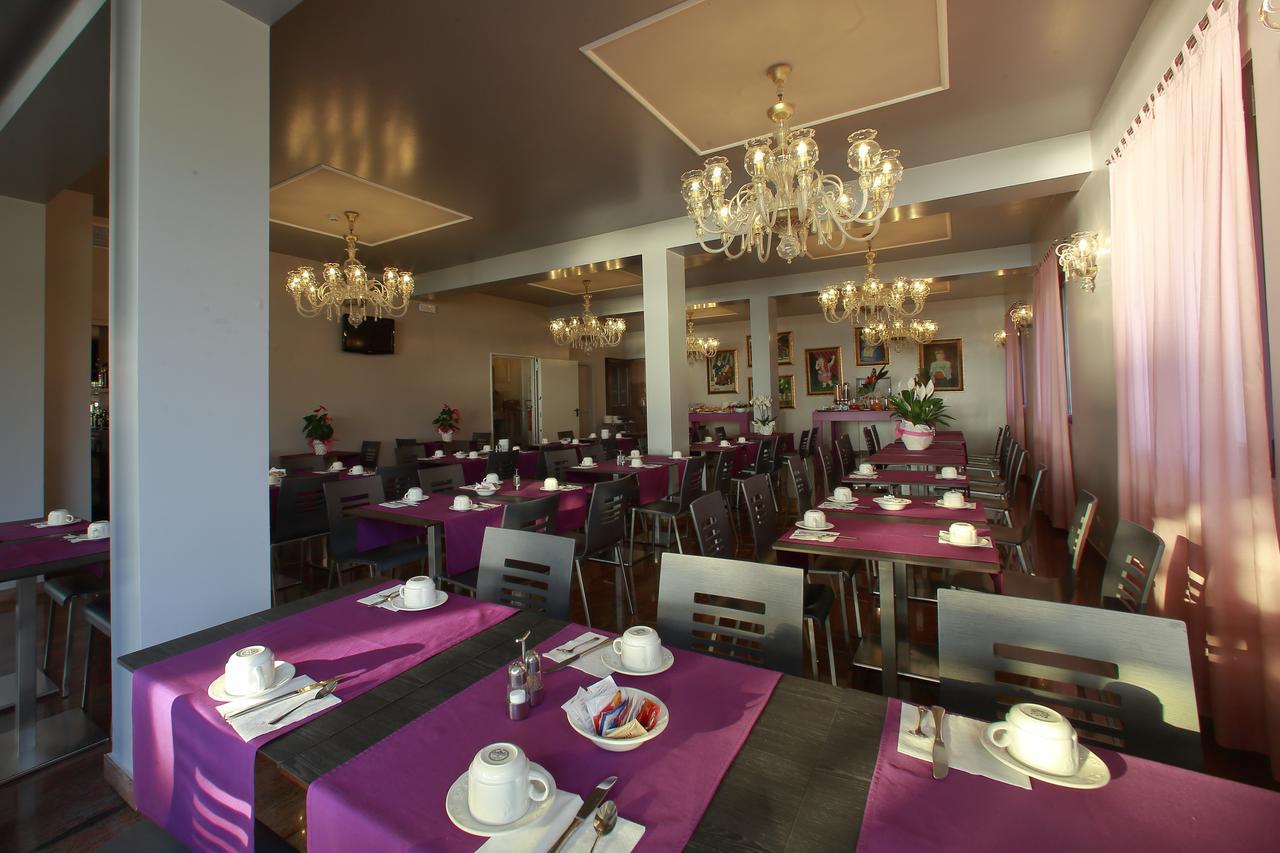 Hotel San Marco Πεσκιέρα ντελ Γκάρντα Εξωτερικό φωτογραφία