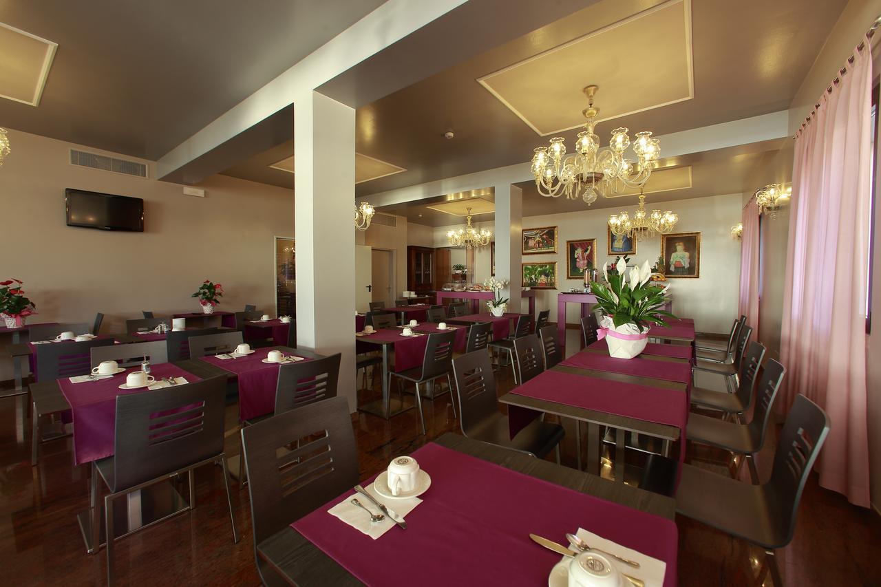 Hotel San Marco Πεσκιέρα ντελ Γκάρντα Εξωτερικό φωτογραφία