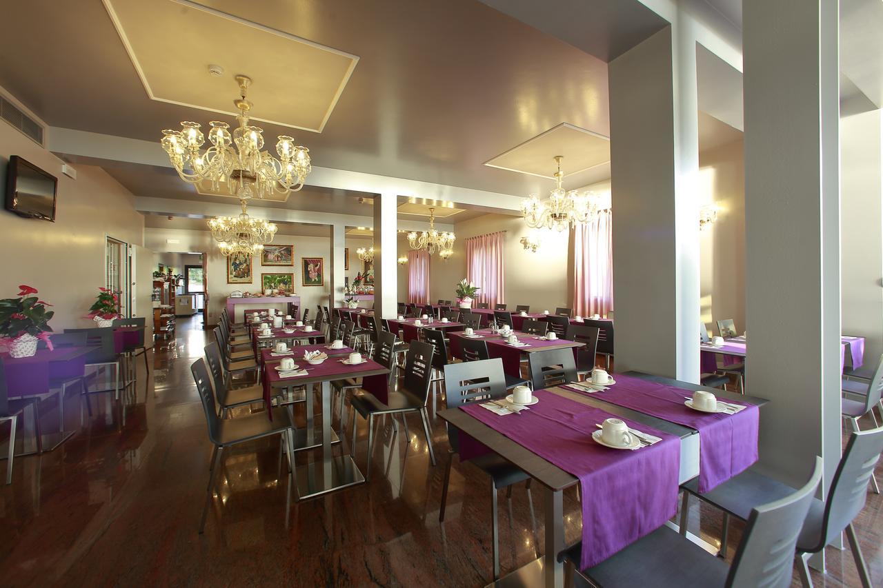 Hotel San Marco Πεσκιέρα ντελ Γκάρντα Εξωτερικό φωτογραφία