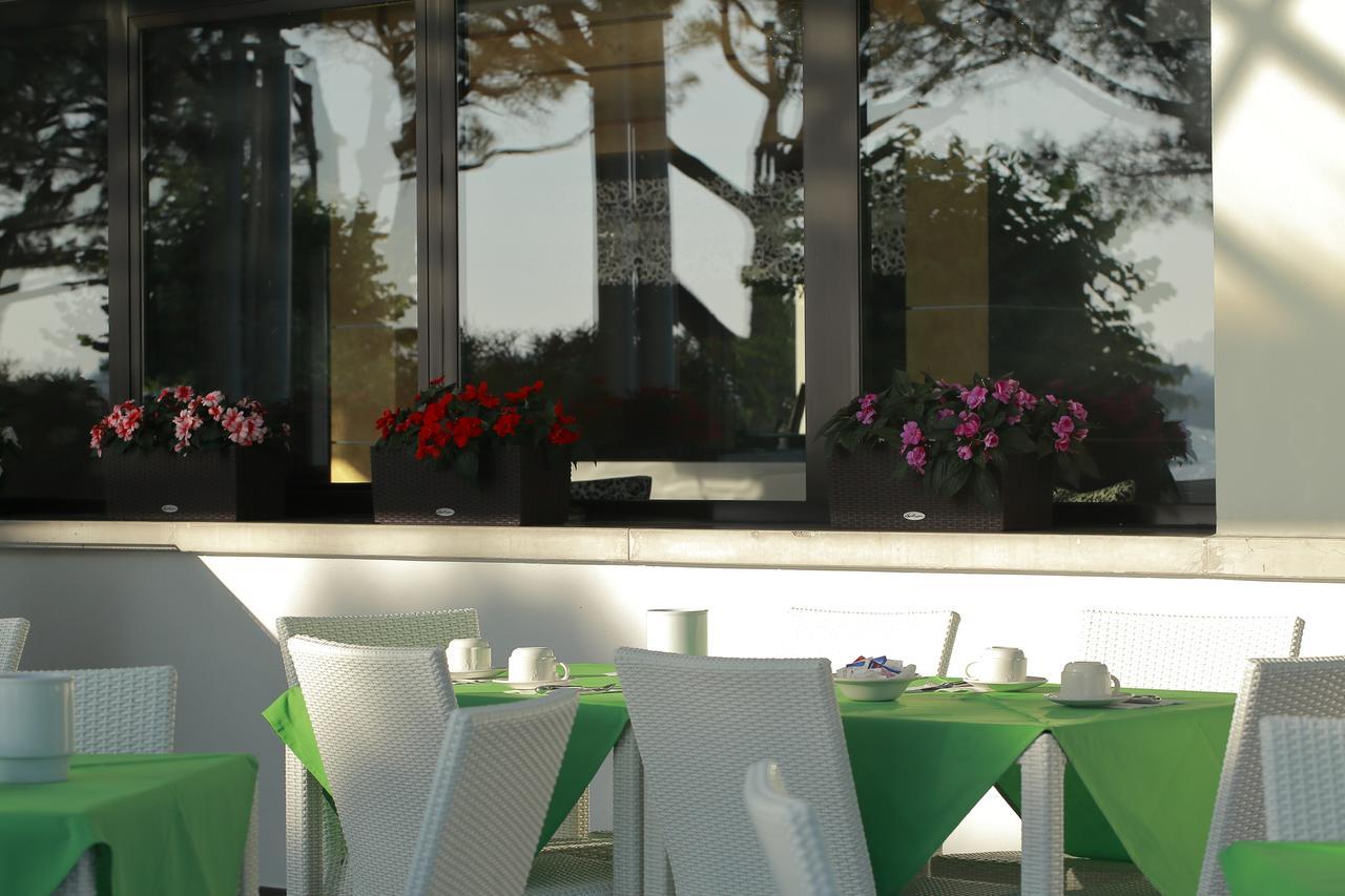 Hotel San Marco Πεσκιέρα ντελ Γκάρντα Εξωτερικό φωτογραφία