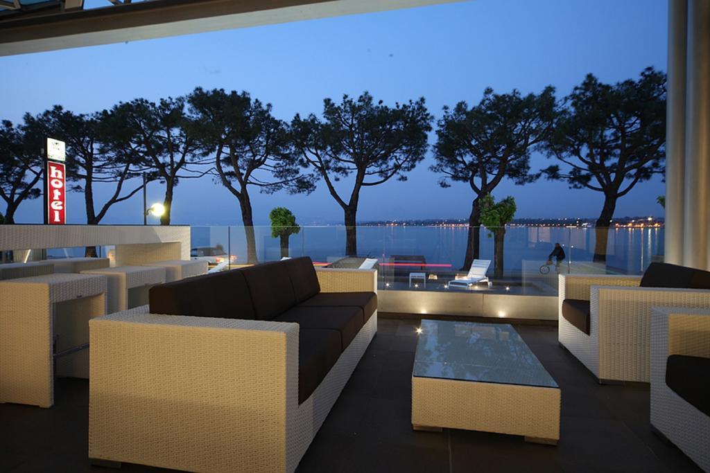 Hotel San Marco Πεσκιέρα ντελ Γκάρντα Εξωτερικό φωτογραφία