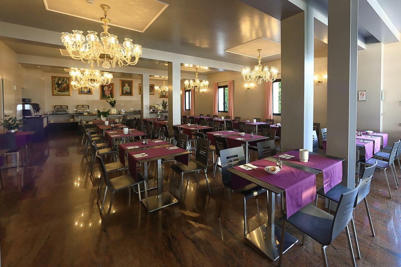 Hotel San Marco Πεσκιέρα ντελ Γκάρντα Εξωτερικό φωτογραφία
