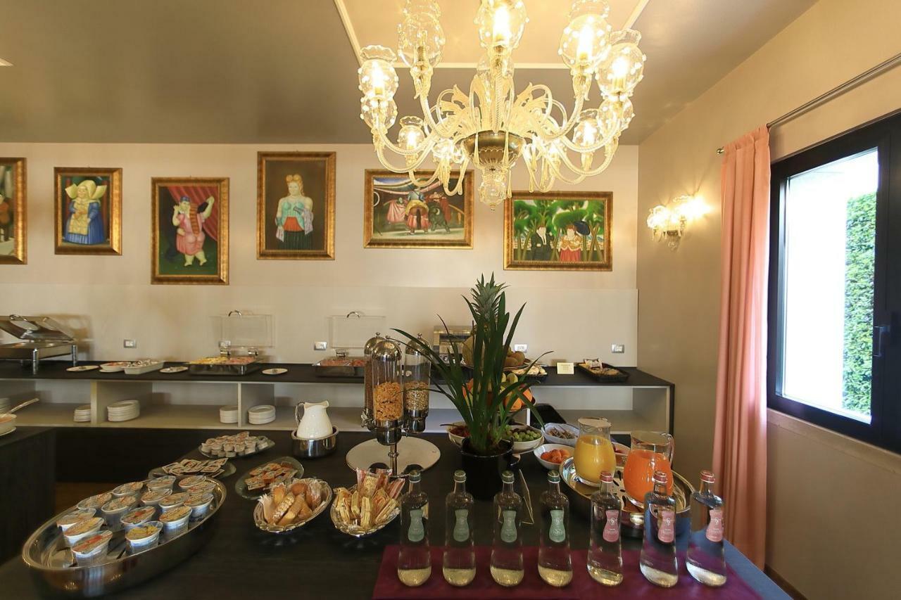 Hotel San Marco Πεσκιέρα ντελ Γκάρντα Εξωτερικό φωτογραφία
