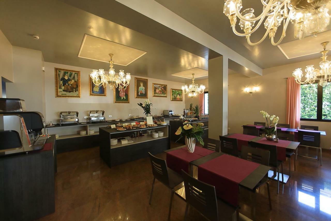 Hotel San Marco Πεσκιέρα ντελ Γκάρντα Εξωτερικό φωτογραφία